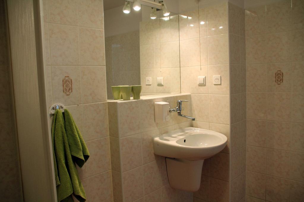 Hotel Mistia Krasków Oda fotoğraf