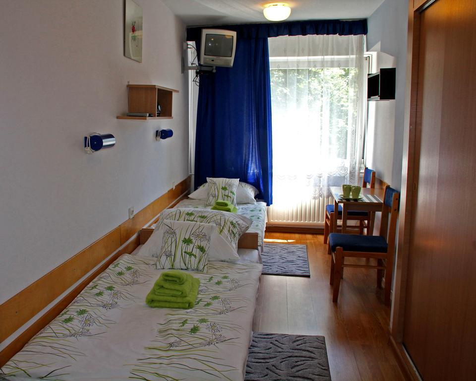 Hotel Mistia Krasków Oda fotoğraf